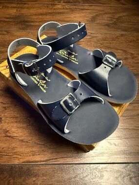 Salt Water Surfer Kids Navy Leather Buckle Sandals Navy Size 12